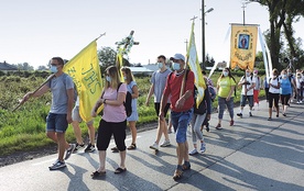 Około 200 osób wyruszyło na pielgrzymi szlak.