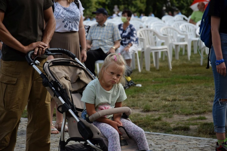 38. PPT - grupa 14, wejście