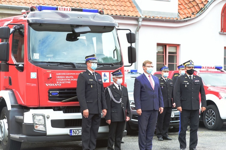 Olsztyn. Przekazanie samochów dla straży pożarnej