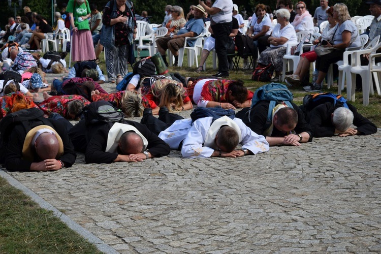 38. PPT - grupa 20, wejście