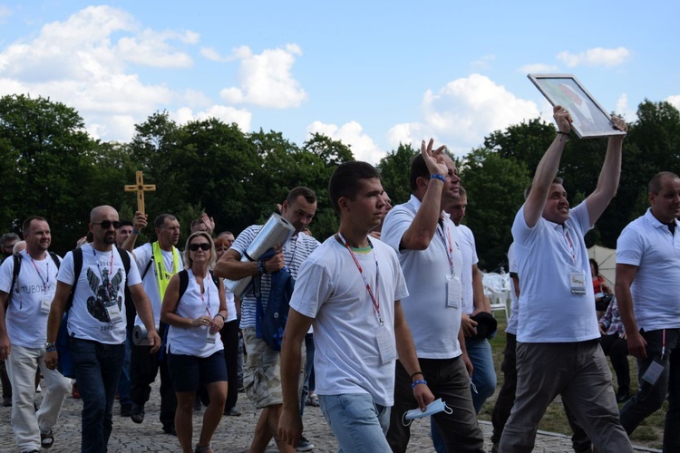 38. PPT - grupa 21, wejście