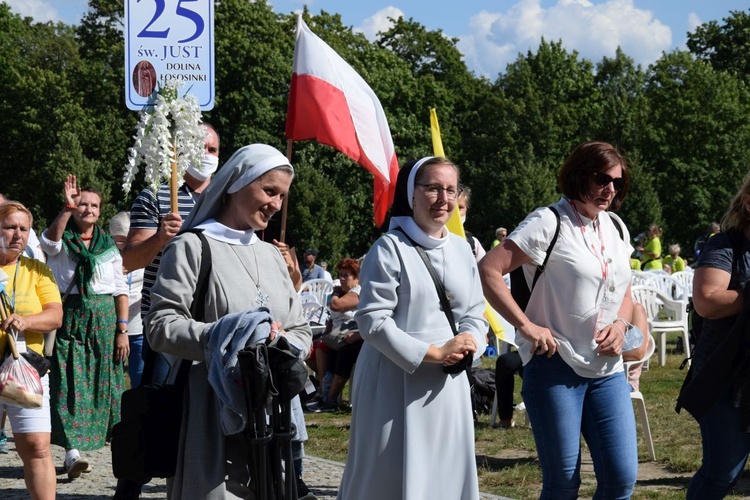 38. PPT - grupa 25, wejście