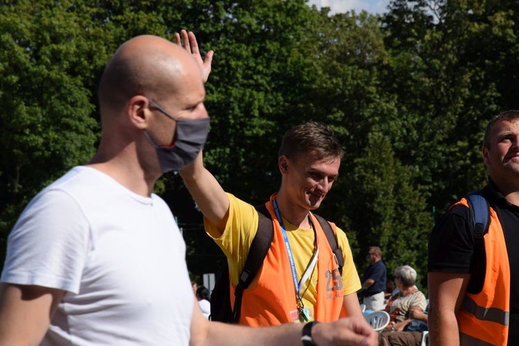 38. PPT - grupa 25, wejście