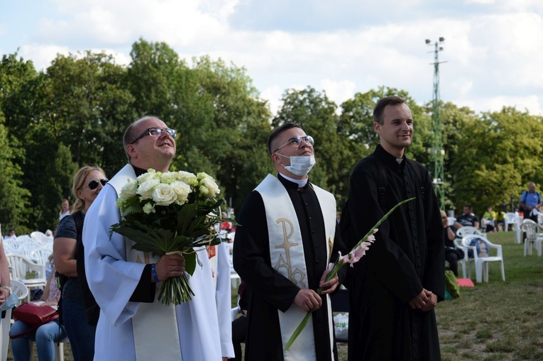 38. PPT - grupa 25, wejście