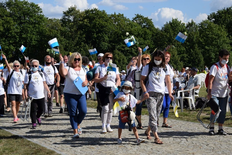 38. PPT - grupa 26, wejście