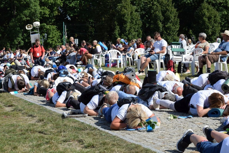 38. PPT - grupa 26, wejście