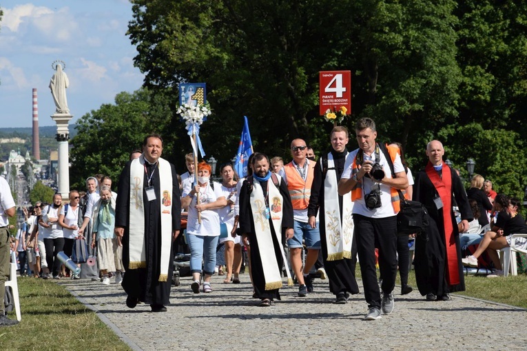 38. PPT - grupy 1 i 4, wejście