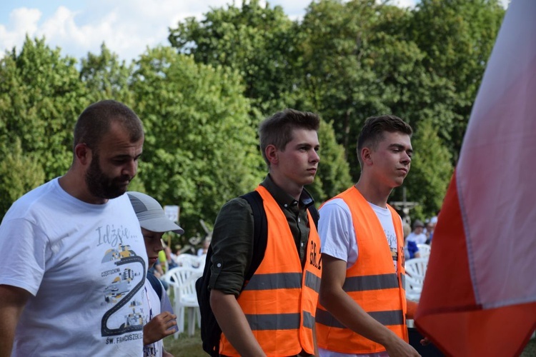 38. PPT - grupa 2, wejście