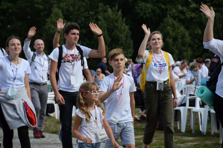38. PPT - grupa 6, wejście