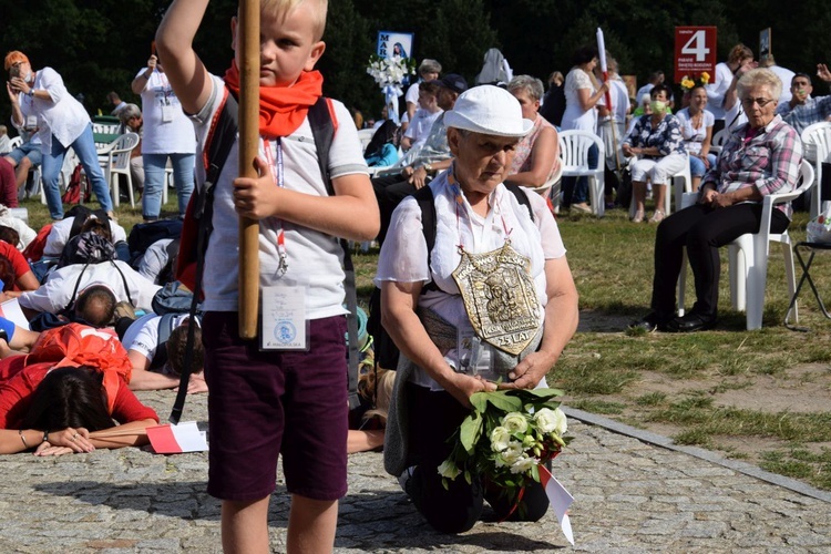 38. PPT - grupa 7, wejście