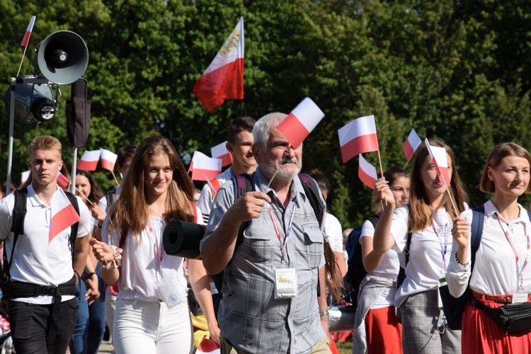 38. PPT - grupa 7, wejście