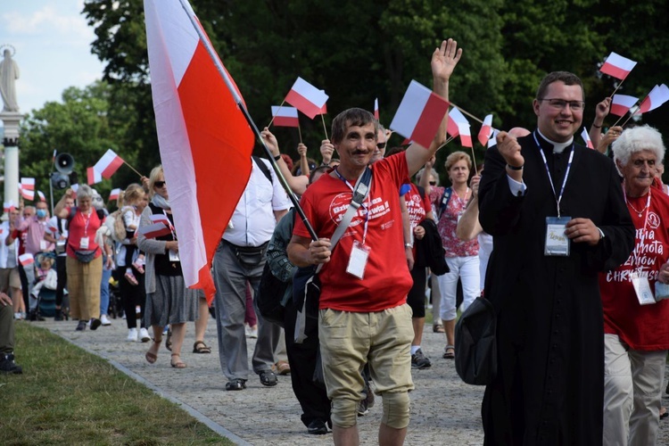 38. PPT - grupa 7, wejście