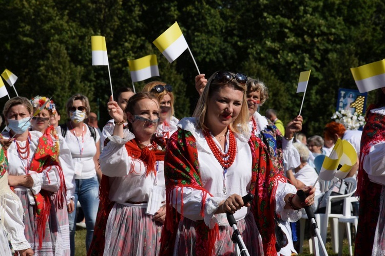 38. PPT - grupa 8, wejście