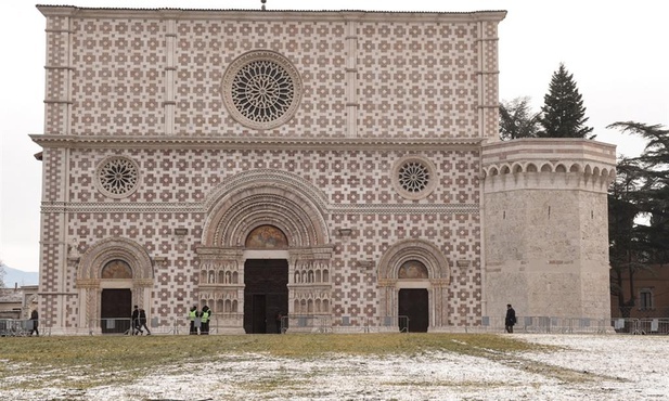 Bazylika Santa Maria di Collemaggio w L'Aquili.