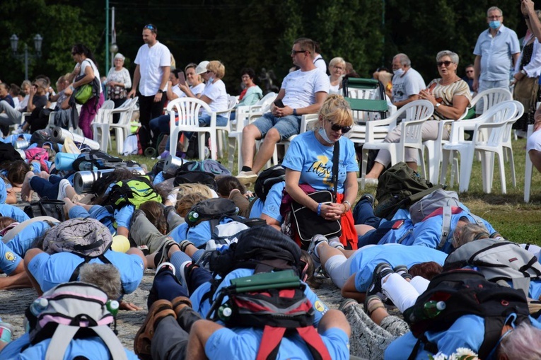 38. PPT - grupa 3, wejście