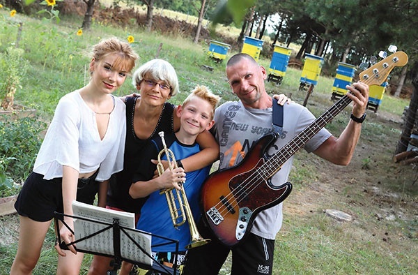 Muzykalna rodzina w komplecie