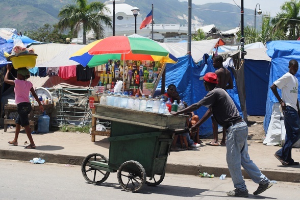 Haiti na kolanach, ludzie potrzebują pomocy 