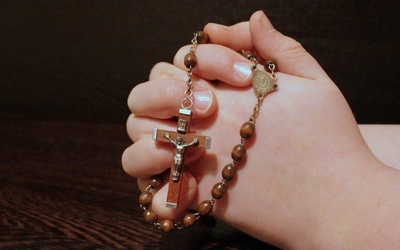Polscy biskupi ujednolicili brzmienie popularnych modlitw, m.in. "Zdrowaś Maryjo"