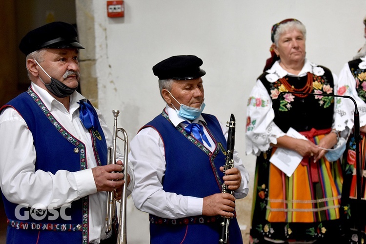 Strzegom. Dożynki gminne z biskupem seniorem