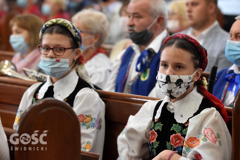 Strzegom. Dożynki gminne z biskupem seniorem