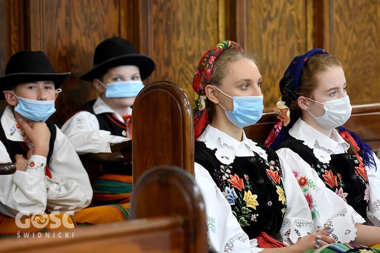 Strzegom. Dożynki gminne z biskupem seniorem