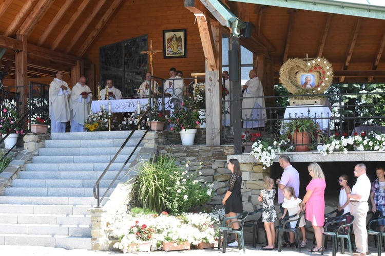 Abp Mokrzycki w Pasierbcu