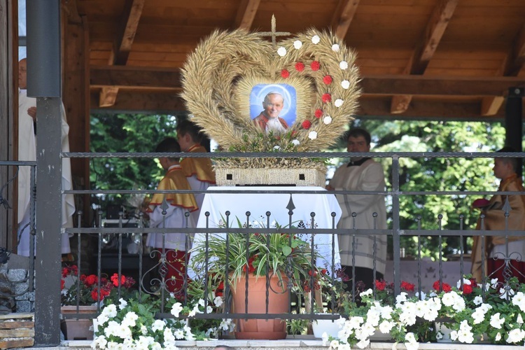 Abp Mokrzycki w Pasierbcu