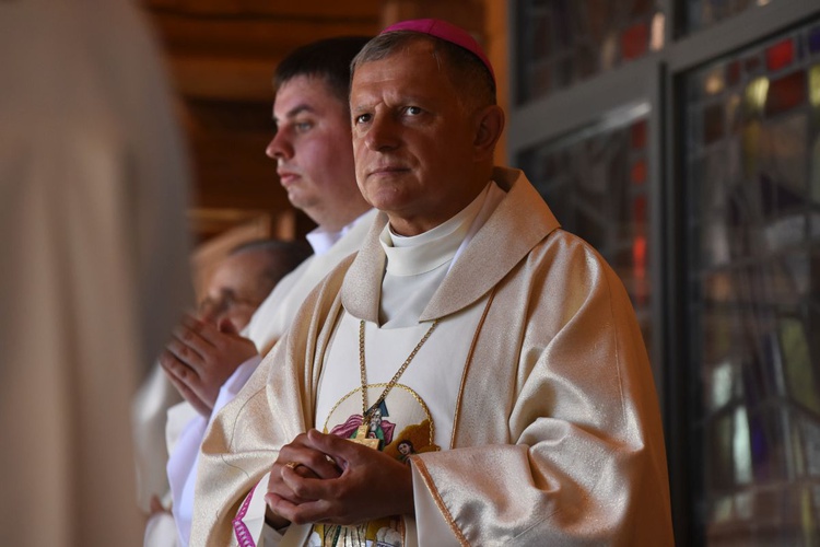 Abp Mokrzycki w Pasierbcu