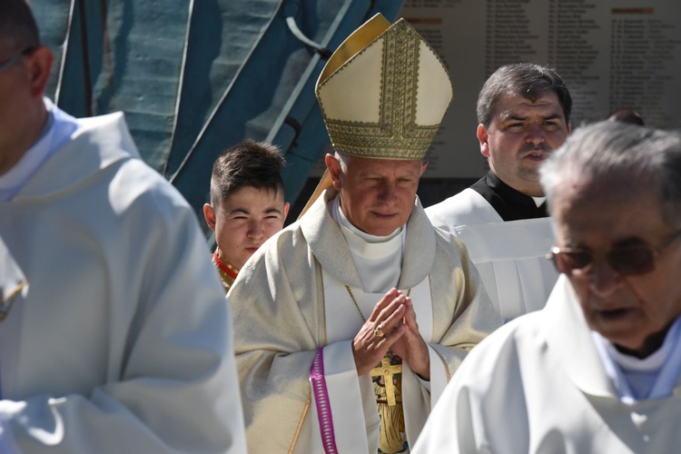 Abp Mokrzycki w Pasierbcu