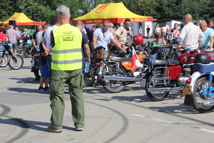 Zlot starych motocykli w Grębowie.