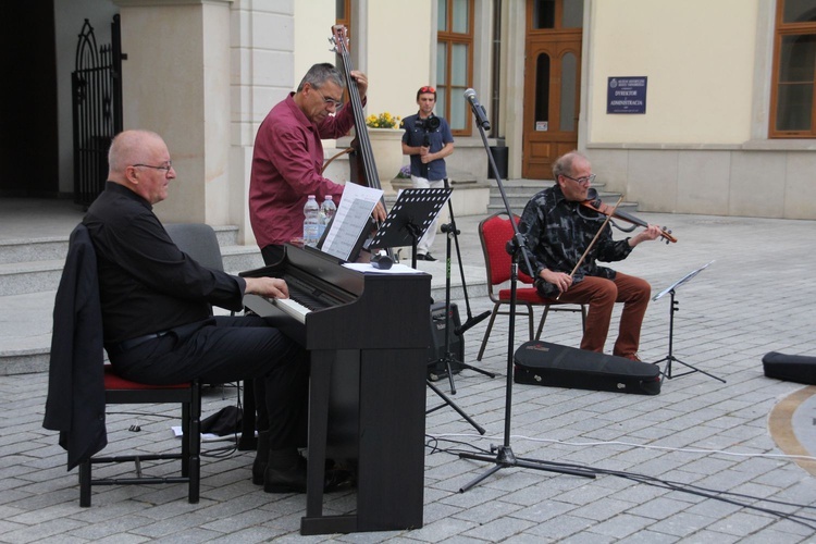 Koncert jazzowy w Dzikowie