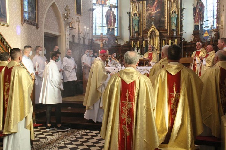 Wprowadzenie nowego proboszcza w parafii św. Marcina w Zemborzycach