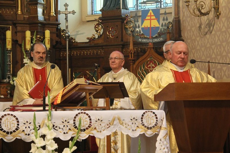 Wprowadzenie nowego proboszcza w parafii św. Marcina w Zemborzycach