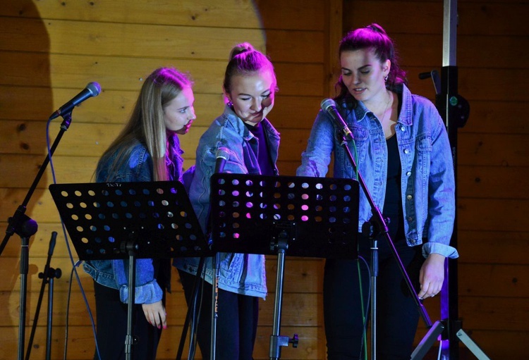 Plenerowe Spotkanie z Piosenką Religijną w Radłowie