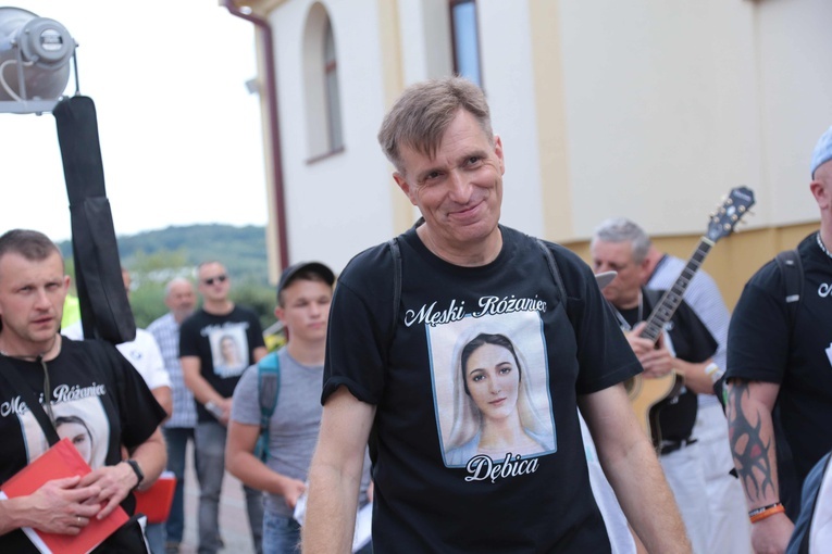 Męski Różaniec w Dębicy