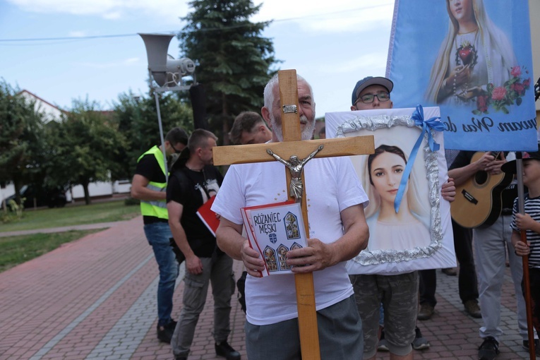 Męski Różaniec w Dębicy
