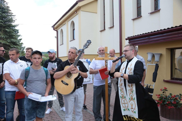 Męski Różaniec w Dębicy