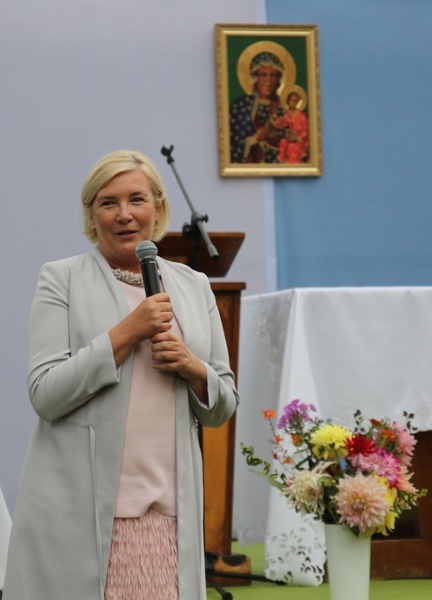 Początek roku szkolnego 2020/21 ze św. Janem Pawłem II w Porąbce-Kozubniku