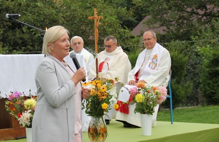 Początek roku szkolnego 2020/21 ze św. Janem Pawłem II w Porąbce-Kozubniku