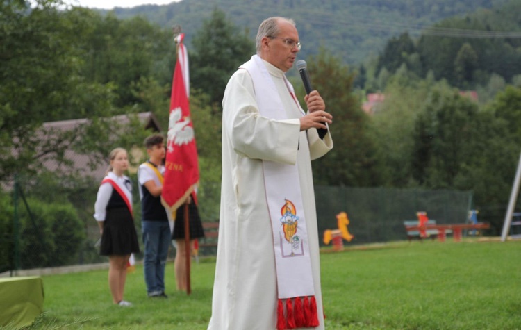 Początek roku szkolnego 2020/21 ze św. Janem Pawłem II w Porąbce-Kozubniku