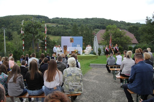 Początek roku szkolnego 2020/21 ze św. Janem Pawłem II w Porąbce-Kozubniku