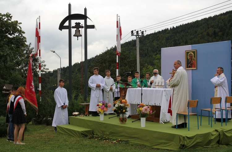 Początek roku szkolnego 2020/21 ze św. Janem Pawłem II w Porąbce-Kozubniku