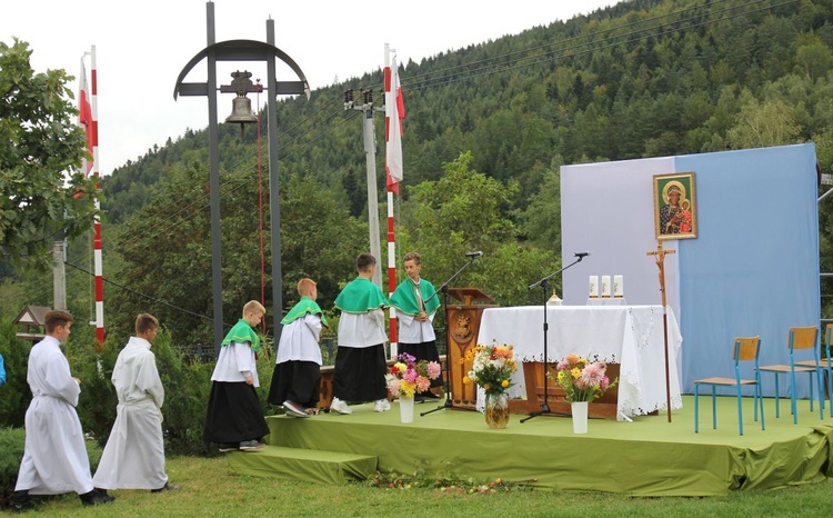 Początek roku szkolnego 2020/21 ze św. Janem Pawłem II w Porąbce-Kozubniku