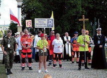 ►	Jako pierwsza w tym roku na Jasną Górę wchodziła grupa 13.