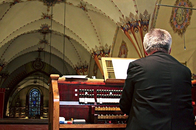 Jak brzmi objęty dobrą opieką instrument, można posłuchać np. w czasie jesiennych festiwali muzycznych, m.in. w Ciechanowie i Płońsku.