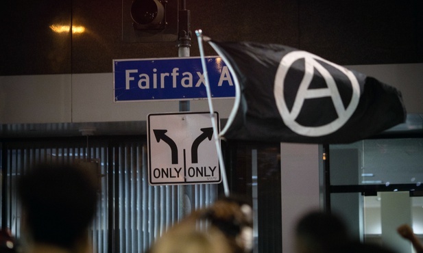 Burmistrz Waszyngtonu ostrzega przed "wojną rasową"