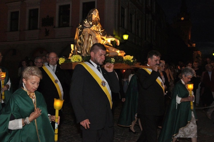 Tarnów. Katedra zaprasza na Tydzień Maryjny