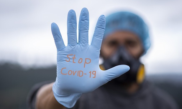 Jak poszczególne kraje reagowały na epidemię COVID-19?