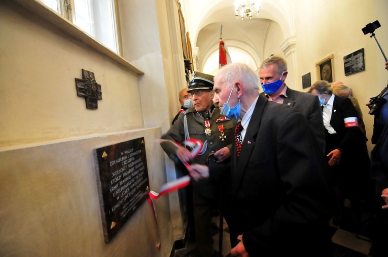 Odsłonięcie tablicy poświęconej działaczom Zrzeszenia WiN