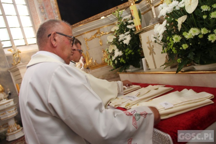 Wschowa. Święcenia diakonatu i ogłoszenie Maryi patronką Wschowy